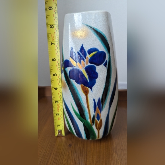 Chinese/Japanese Crackle Glazed Hand Painted Iris Vase Vtg 9" - Picture 2 of 5